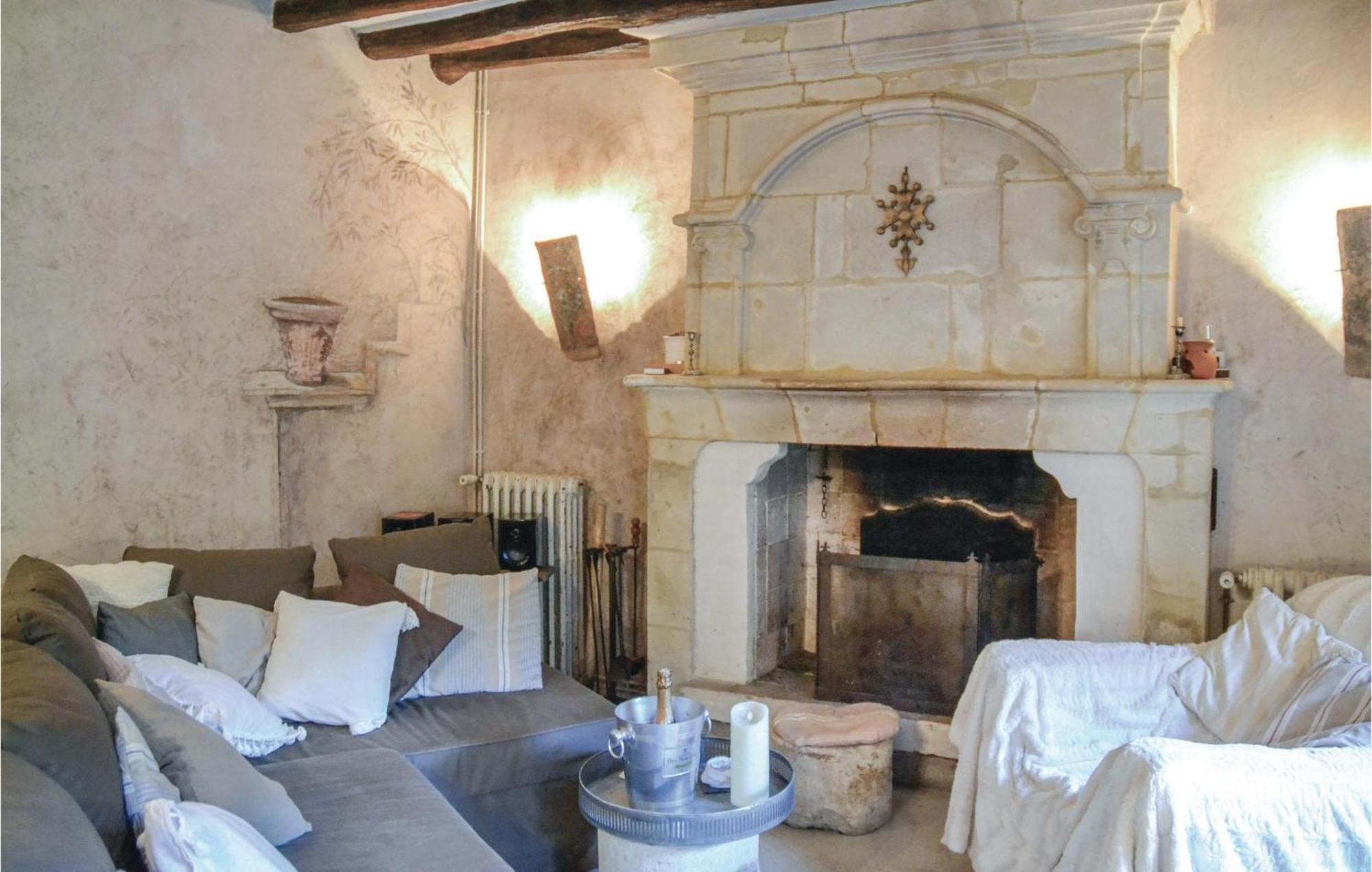 Cozy Home In Gennes With Kitchen Luaran gambar
