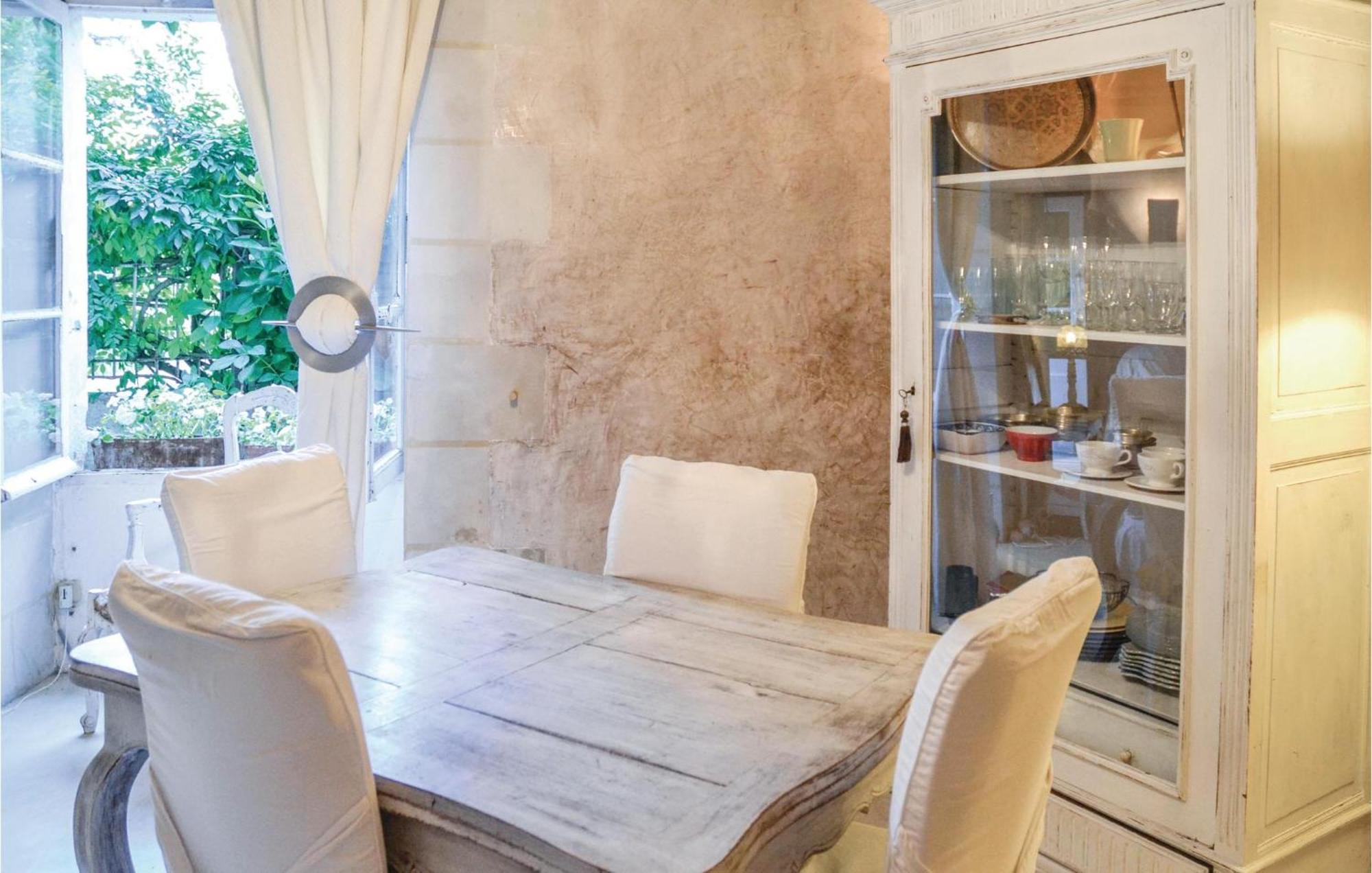 Cozy Home In Gennes With Kitchen Luaran gambar