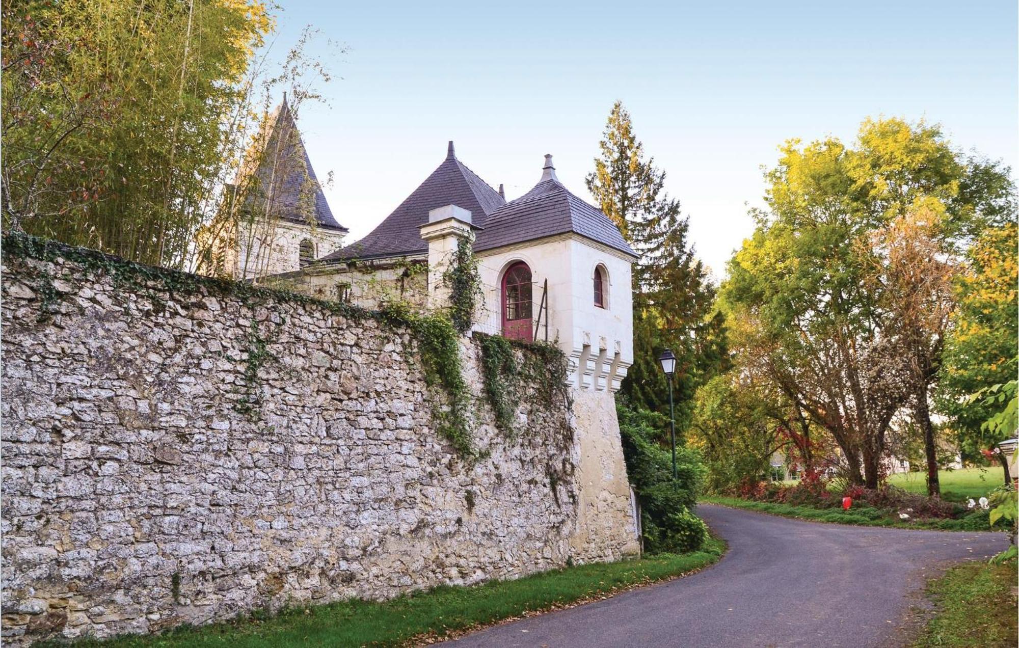 Cozy Home In Gennes With Kitchen Luaran gambar